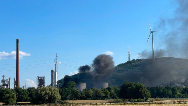 Brände: Feuer auf Raffinerie-Gelände in Gelsenkirchen - viel Rauch