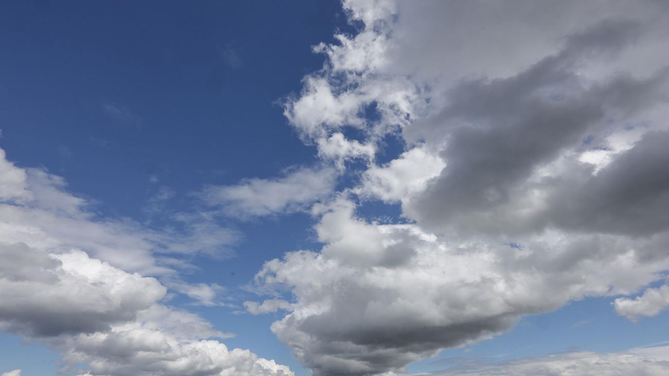 Kein eitel Sonnenschein: Hochsommer bleibt nass – Gewitter und Schauer in Sicht