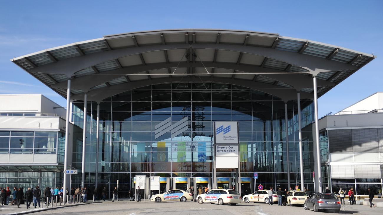 Urteil in München: Kein Schmerzensgeld für Sturz von Balance Board bei Messe