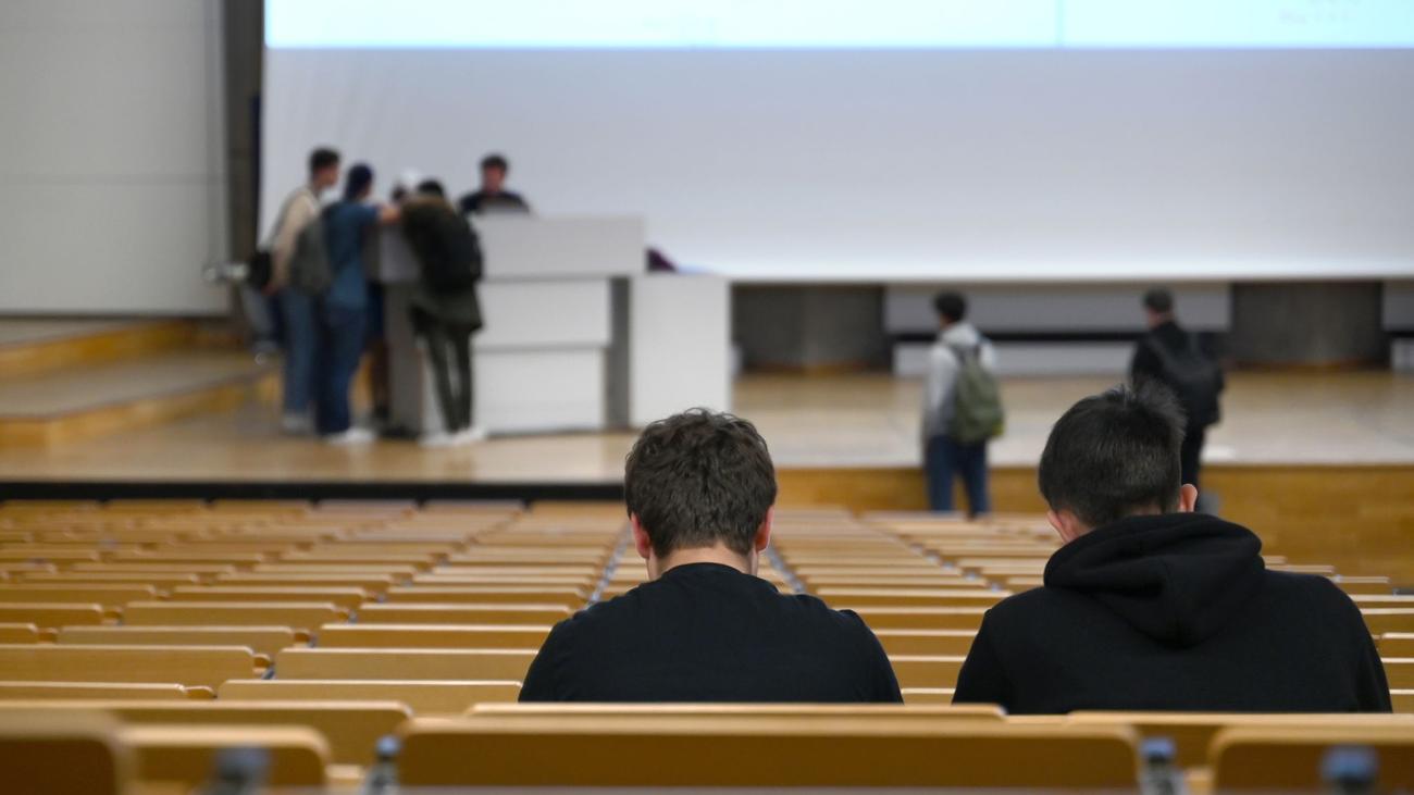 Hochschulumfrage: Jeder vierte Berliner Student wohnt noch bei den Eltern