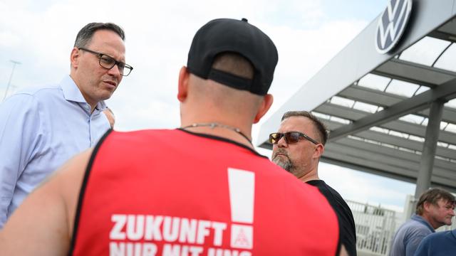VW-Werk droht Schließung: Panter: Zölle erhöhen für chinesische Beteiligung in Zwickau
