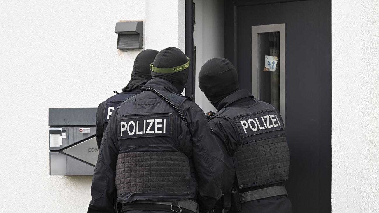 Schleuserkriminalität: Rund 500 Beschuldigte im «Luxus-Schleuserverfahren»