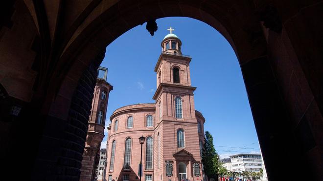  Die Frankfurter Paulskirche ist Namensgeberin für eine neue Professur zur Demokratieforschung in Wiesbaden. Symbolbild
