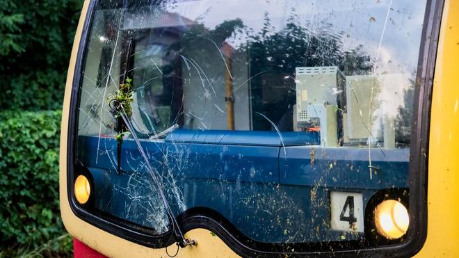 Weather: Thunderstorms have caused disruption to local transport in Berlin.