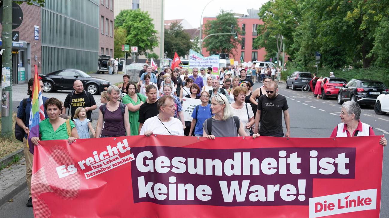 Gesundheitsreform: Hunderte in Potsdam gegen Kürzungen im Gesundheitswesen