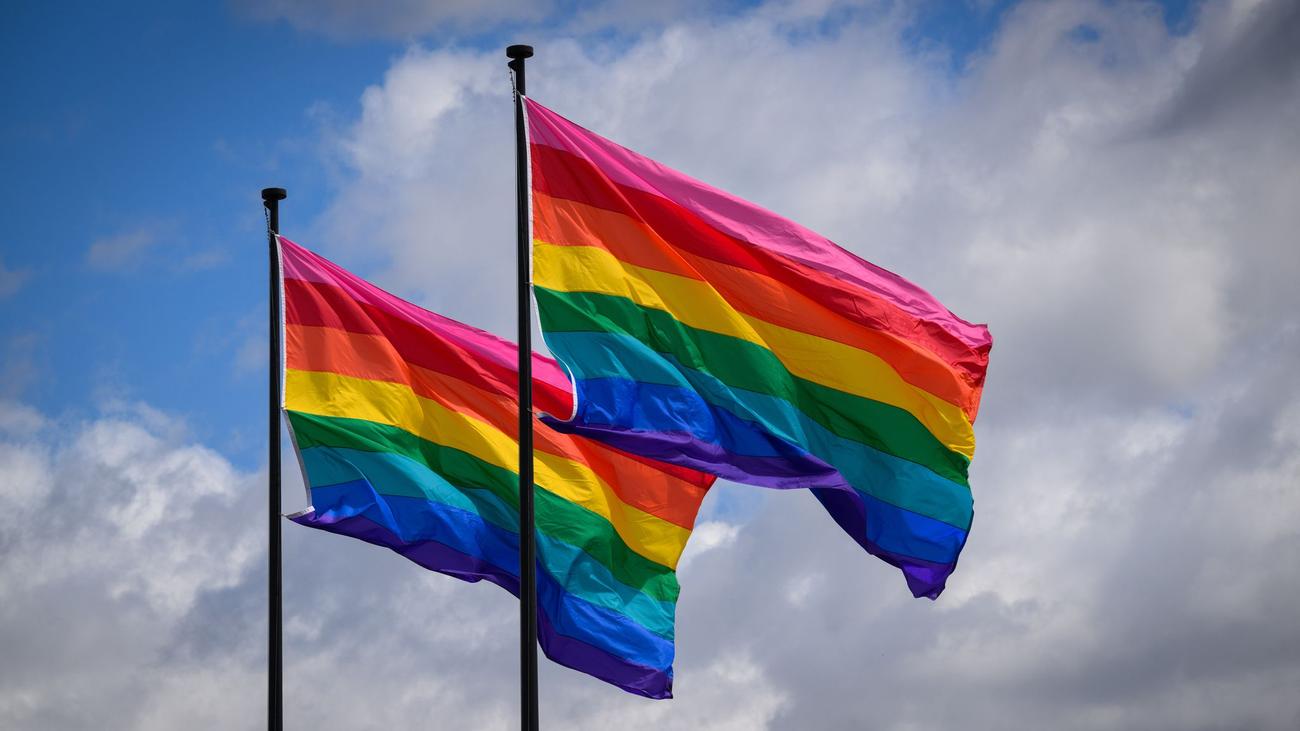 Christopher Street Day: Leipziger CSD-Parade für queere Rechte - 18.000 Teilnehmer