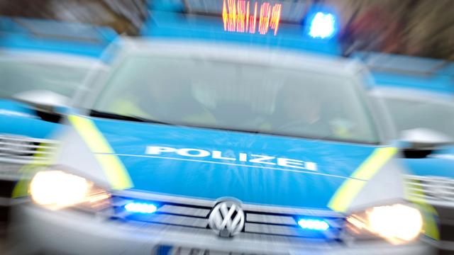 Bedrohung: Polizei ermittelt gegen Mann wegen Bedrohung mit Waffe
