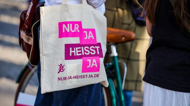 Nach Bundesratsentscheidung: Viele Jüngere für «Nur Ja heißt Ja» im Sexualstrafrecht