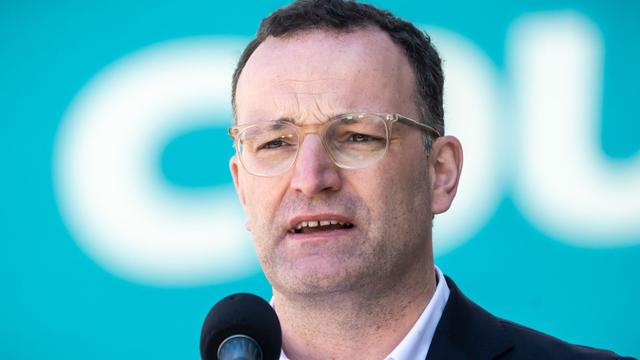 Kritik an Unionsfraktionschef: Unter Druck wegen Leihmutterschaft: So argumentiert Spahn