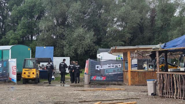 Bild: Messerattacke: Unbekannter attackiert Festbesucher – acht Verletzte