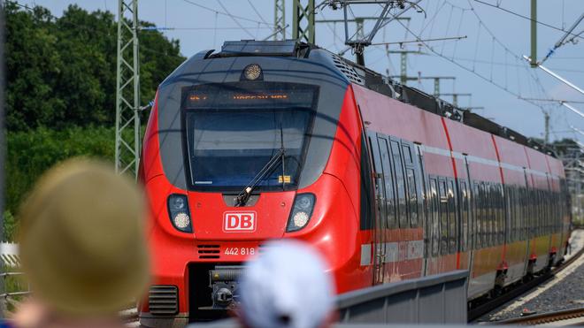 Verkehr: Für mehrere Wochen wird es zwischen Magdeburg und Dessau zu Schienenersatzverkehr kommen. (Symbolbild)