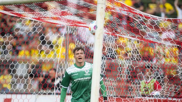 Energie Cottbus signs goalkeeper Kevin Kratzsch