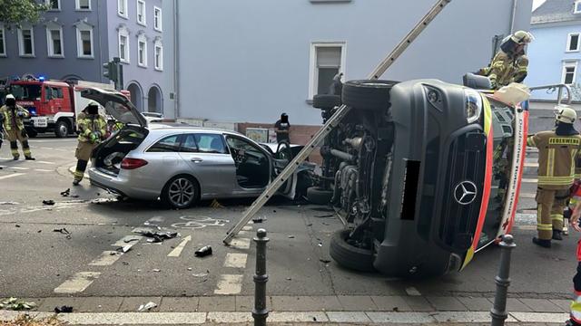 Collision at Intersection: Ambulance in Service Crashes with Car – Three Injured