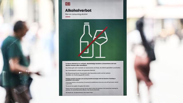 Verbotspläne der Bahn: Hüskens: Alkoholverbot an Bahnhöfen trifft die Falschen