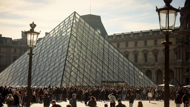 Nach Juwelendiebstahl: Louvre öffnet nach Einbruch Galerie wieder – ohne Schätze