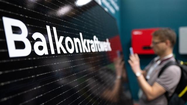 Strom vom Balkon: Noch Millionenbetrag im Fördertopf für Balkonkraftwerke