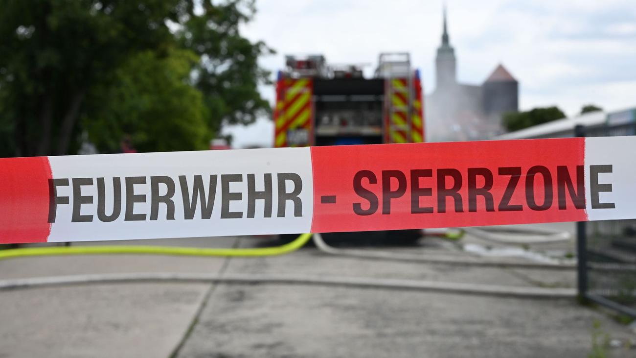 Brand in Bautzen: Batterie-Löscharbeiten dauern - Kitas und Horte geschlossen