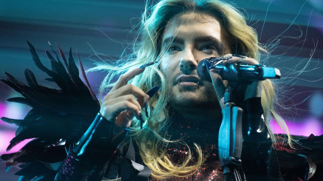 Leute: Bill Kaulitz: Queerfeindliche Übergriffe schmerzen bis heute