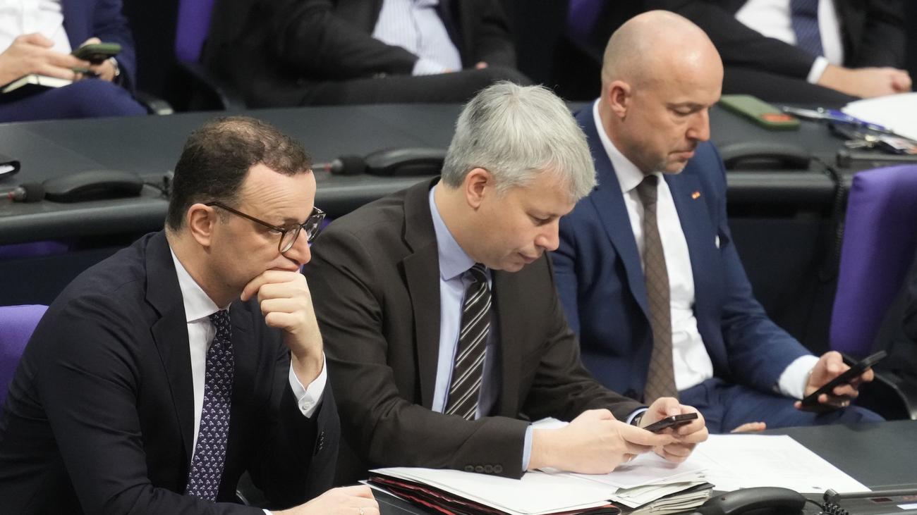 Nach Spahns Rücktritt: CDU/CSU-Fraktionsvorstand berät mit Merz und Söder