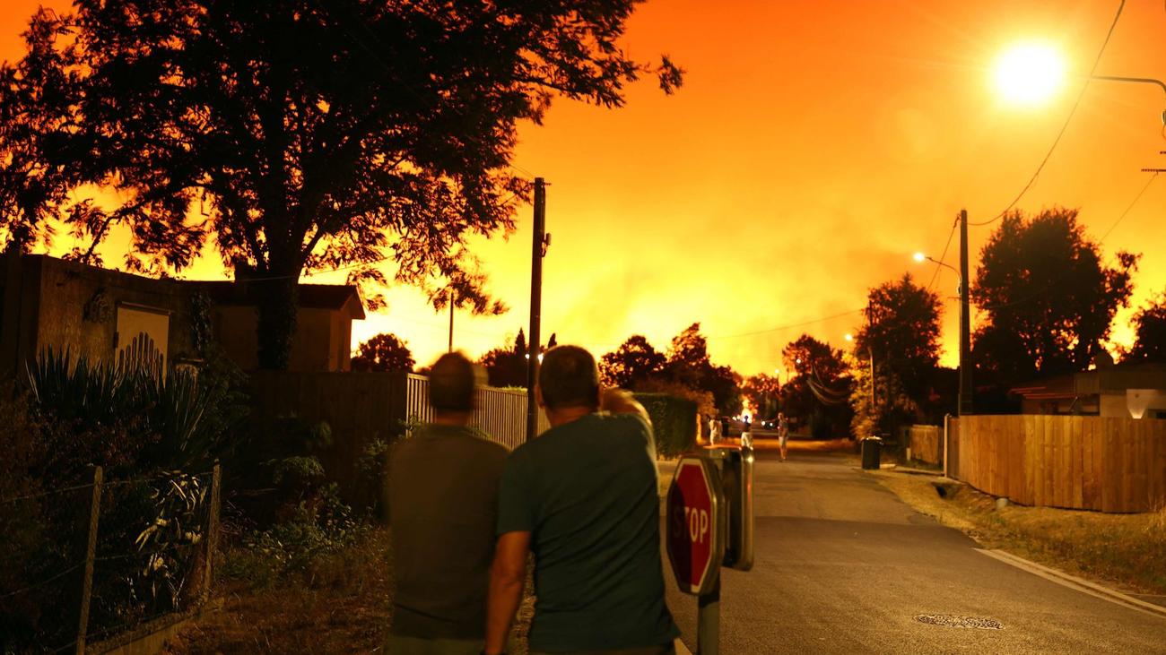 Frankreich: 10.000 Touristen wegen Brandes an Atlantikküste evakuiert