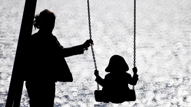 Statistisches Bundesamt: Alleinerziehende: Mehr als doppelt so hohes Armutsrisiko