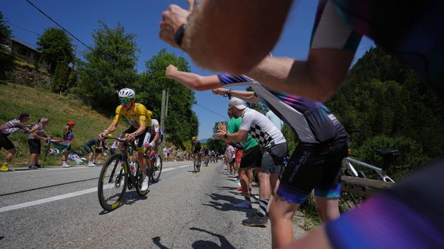 Radsport: Ecuadorianer Carapaz gewinnt 18. Etappe der Tour de France