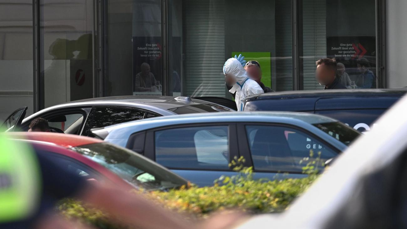 Gewaltkriminalität: Nach Messerangriff in Bank: Tatverdächtiger vor Haftrichter