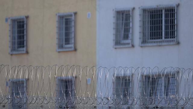Auslieferung von Straftätern: Rund 100 Straftäter ins Ausland ausgeliefert