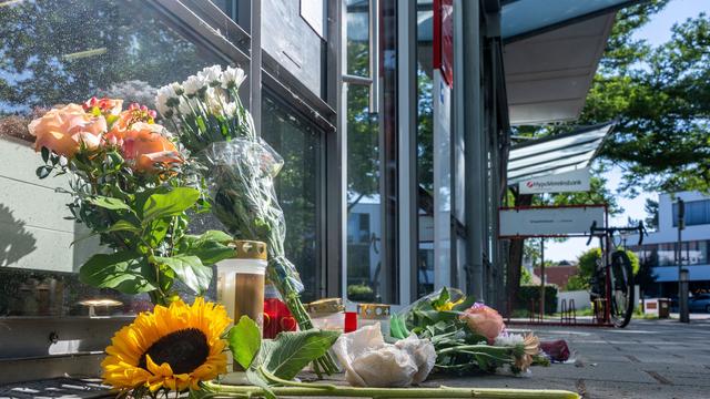 Tödlicher Angriff in Bank: Angreifer von Regensburg war kurz vorher in Polizeigewahrsam