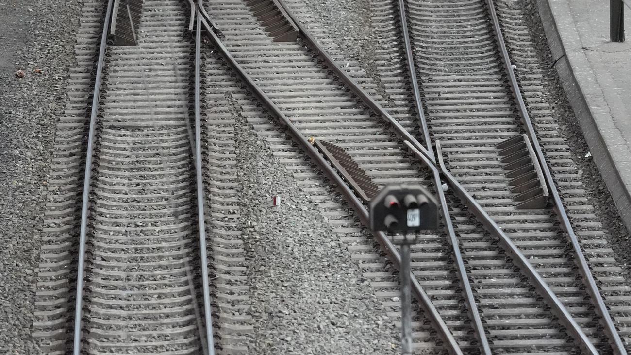 Zugausfälle: Brückenschäden: Bahnstrecke Essen–Gelsenkirchen gesperrt