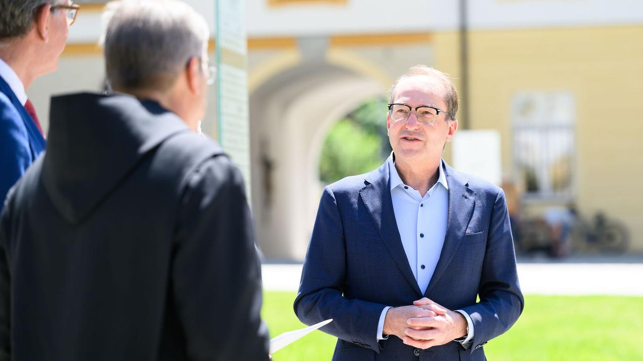 Migrationspolitik: Dobrindt verteidigt Abschiebungen nach Afghanistan