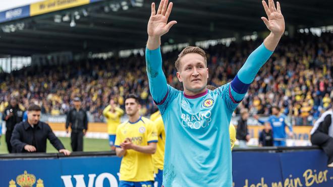  Musste im Test gegen Southampton nur selten sein Können beweisen; Braunschweigs Torwart Ron-Thorben Hoffmann. (Archivbild)