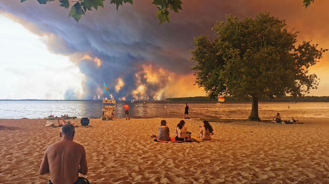 Noch ist der beliebte Urlaubsort Lacanau nicht direkt von dem Waldbrand bedroht.