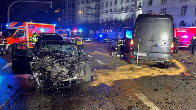 18-Jähriger vor Gericht: Tödliche Frontalkollision nach Verfolgung - Prozessbeginn