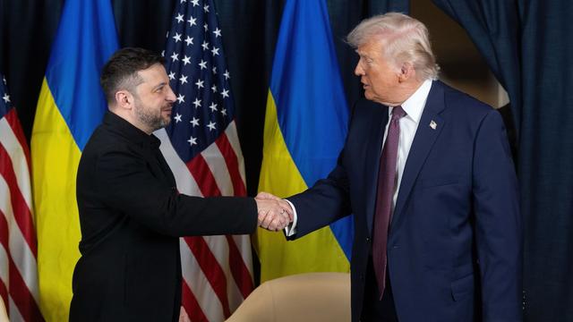 Ukraine-Krieg: Trump will Selenskyj am Dienstag empfangen