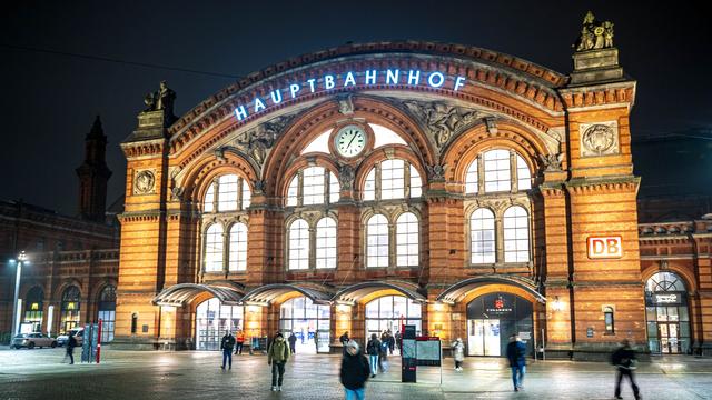 Bremen: Kontrollen am Hauptbahnhof: Machete und Axt beschlagnahmt