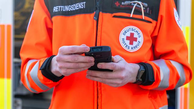 Einsatzkräfte: Rotes Kreuz kritisiert geplanten bayerischen Uniformtag