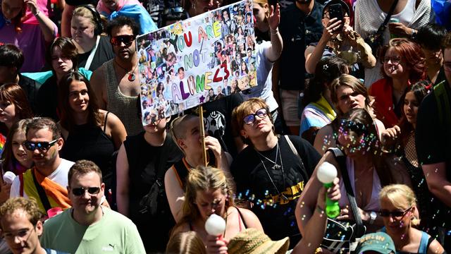 Berlin Mayor Wegner Stresses Stance at CSD Amidst Calls for Diversity