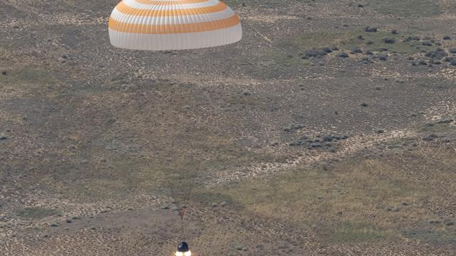 Nach acht Monaten im All: Drei Raumfahrer von der ISS zurückgekehrt