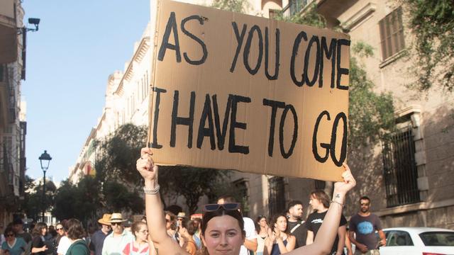 Wohnungsnot und Verschmutzung: Erneut Protest gegen Massentourismus auf Mallorca