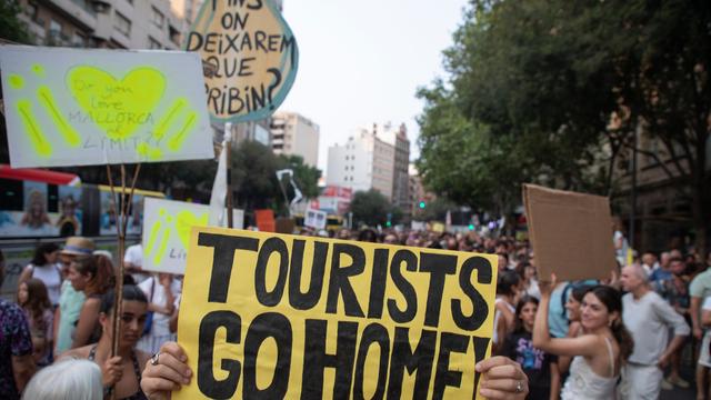 Wohnungsnot und Verschmutzung: Erneut Protest gegen Massentourismus auf Mallorca