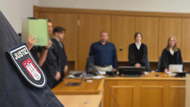 18-Jähriger vor Gericht: Mord durch Unfall bei Flucht vor Polizei? - Prozess beginnt