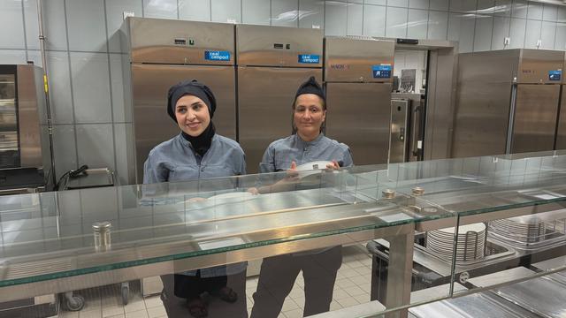 Dresden Cafeteria Project Integrates Refugee Women Through Work