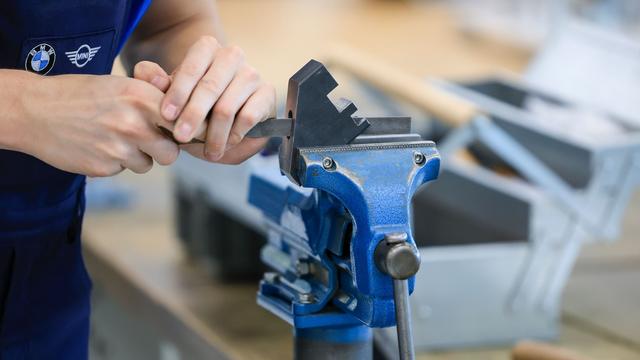 Ausbildung: Umfrage: Jeder zweite Betrieb findet nicht genug Azubis