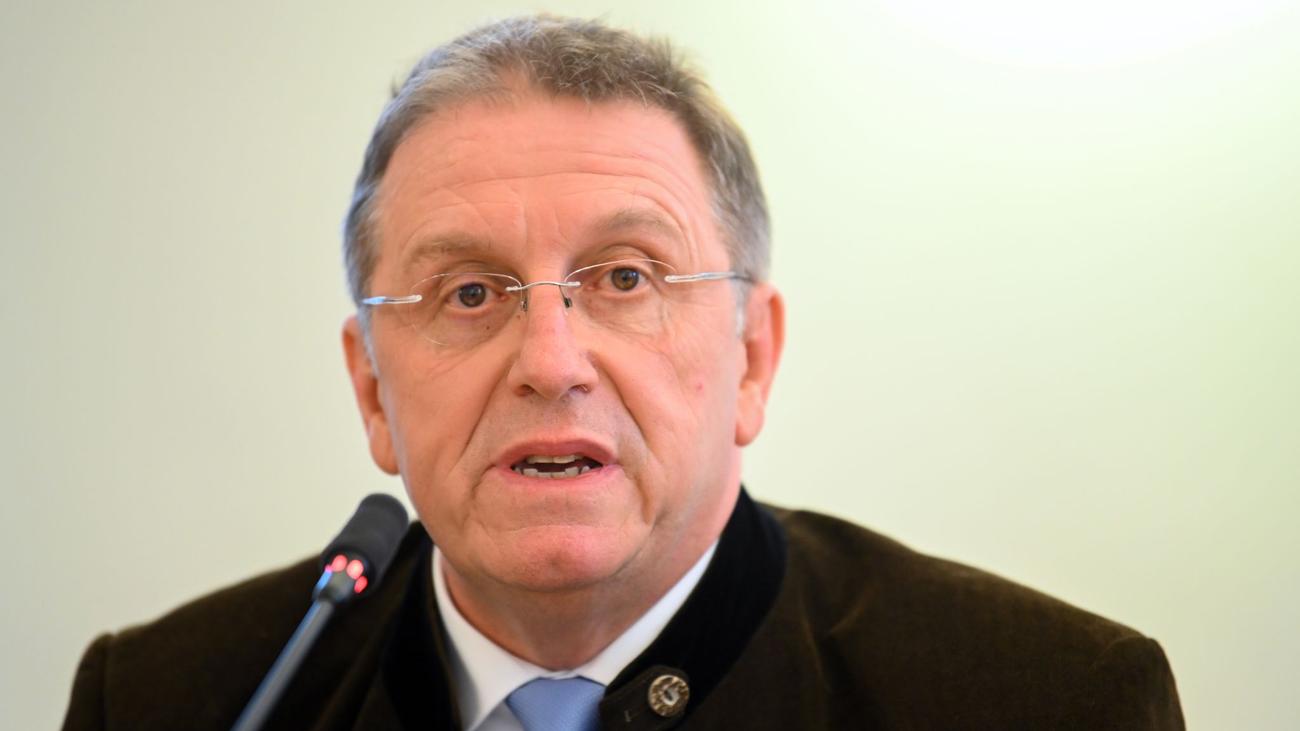 Oberfranken: Bezirkstag: AfD-Mann gibt Medaille nach Kontroverse zurück