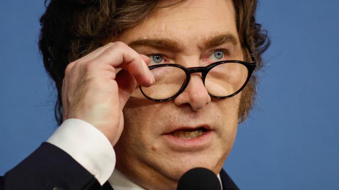  Argentiniens Präsident Javier Milei will mit einem Dekret gegen Ausländer vorgehen, die «Hassbotschaften» gegen das südamerikanische Land verbreiten. (Archivbild)