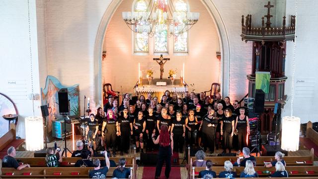 Wacken: Wacken: Metalchor bringt Festivalstimmung in die Kirche