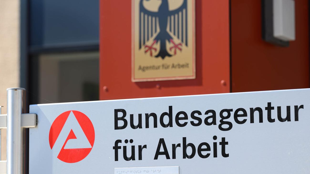 Arbeitslosigkeit: Mehr Arbeitslose in Sachsen - Chemnitz wieder zweistellig