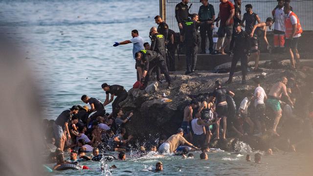 Migration: Lage in Ceuta – Hagel bietet Unterstützung bei Kontrollen an