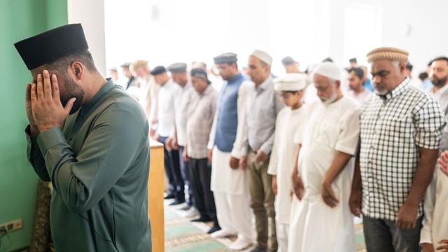Nach Terroranschlag: Muslime erinnern beim Freitagsgebet an Terroropfer